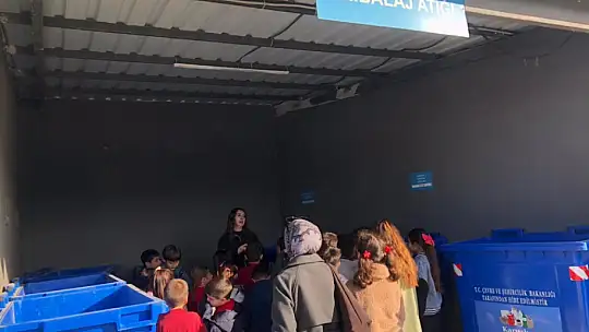 Akören'de öğrenciler Sıfır Atık Merkezini ziyaret etti