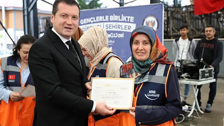 Başkan Balcıoğlu, AFAD Gönüllülerine Sertifika ve Kimlik Kartı Teslim Töreni'ne Katıldı