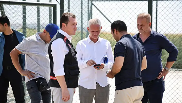 Başkan Balcıoğlu, Selimpaşa Mahallesi'nde yapımı devam eden çocuk parkını inceledi