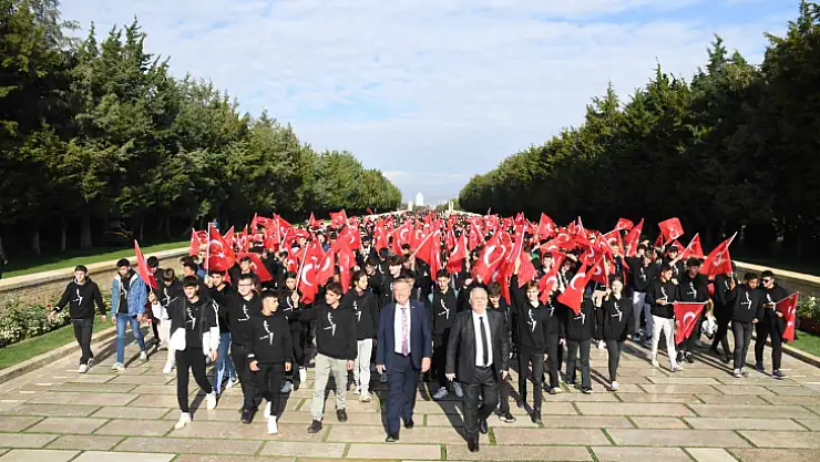 Başkan Üner'den Çatalca'nın gençlerine anlamlı jest