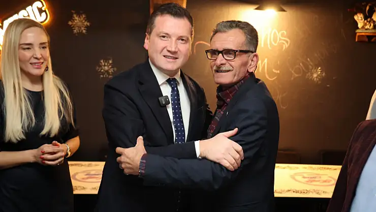 Bora Balcıoğlu, Demokrasinin temel taşlarıyla omuz omuza