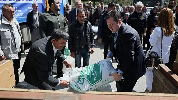 Danamandıra Mahallesin 'de Taban Gübresi Dağıtım Töreni Düzenlendi
