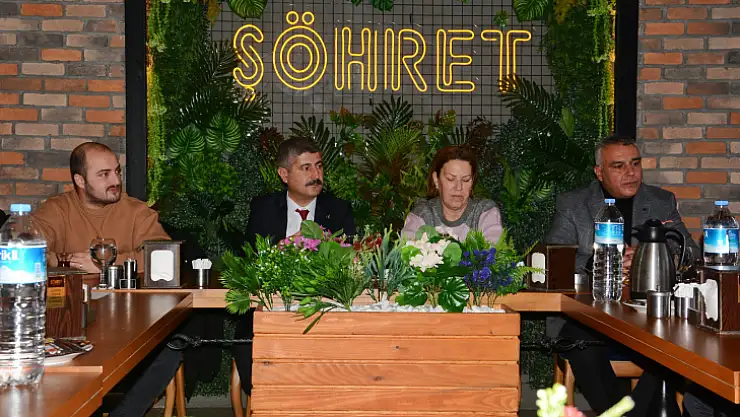 Ömer Hakverdi gazetecilerle bir araya geldi