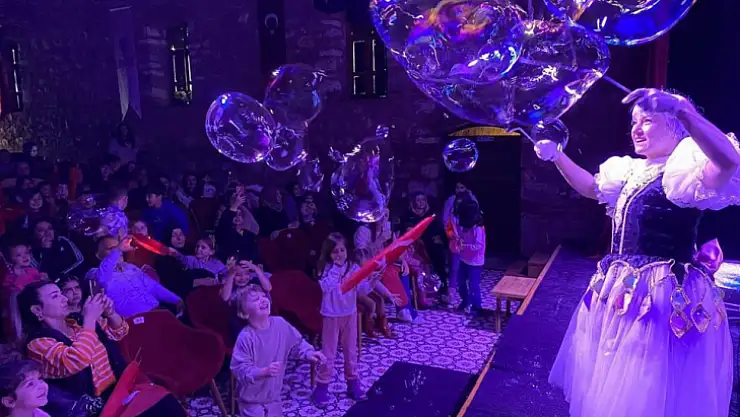 Silivri'de Çilek Abla ile Baloncuk gösterisi büyük ilgi gördü