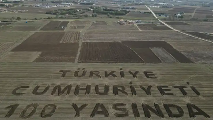 Silivri'de devasa 'Cumhuriyet 100 Yaşında' yazısı