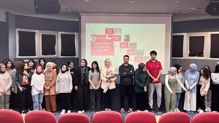Silivri eğitim akademisinde üniversiteye hazırlanan öğrencilere motivasyon semineri verildi